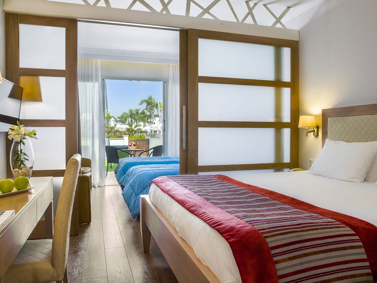 Hotel Kanika Olympic Lagoon Resort-Porodicni junior suite privatna basta pogled bazen.jpg