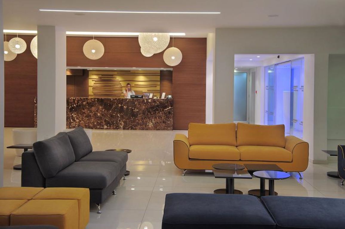 Hotel Nelia Beach-Recepcija.jpg