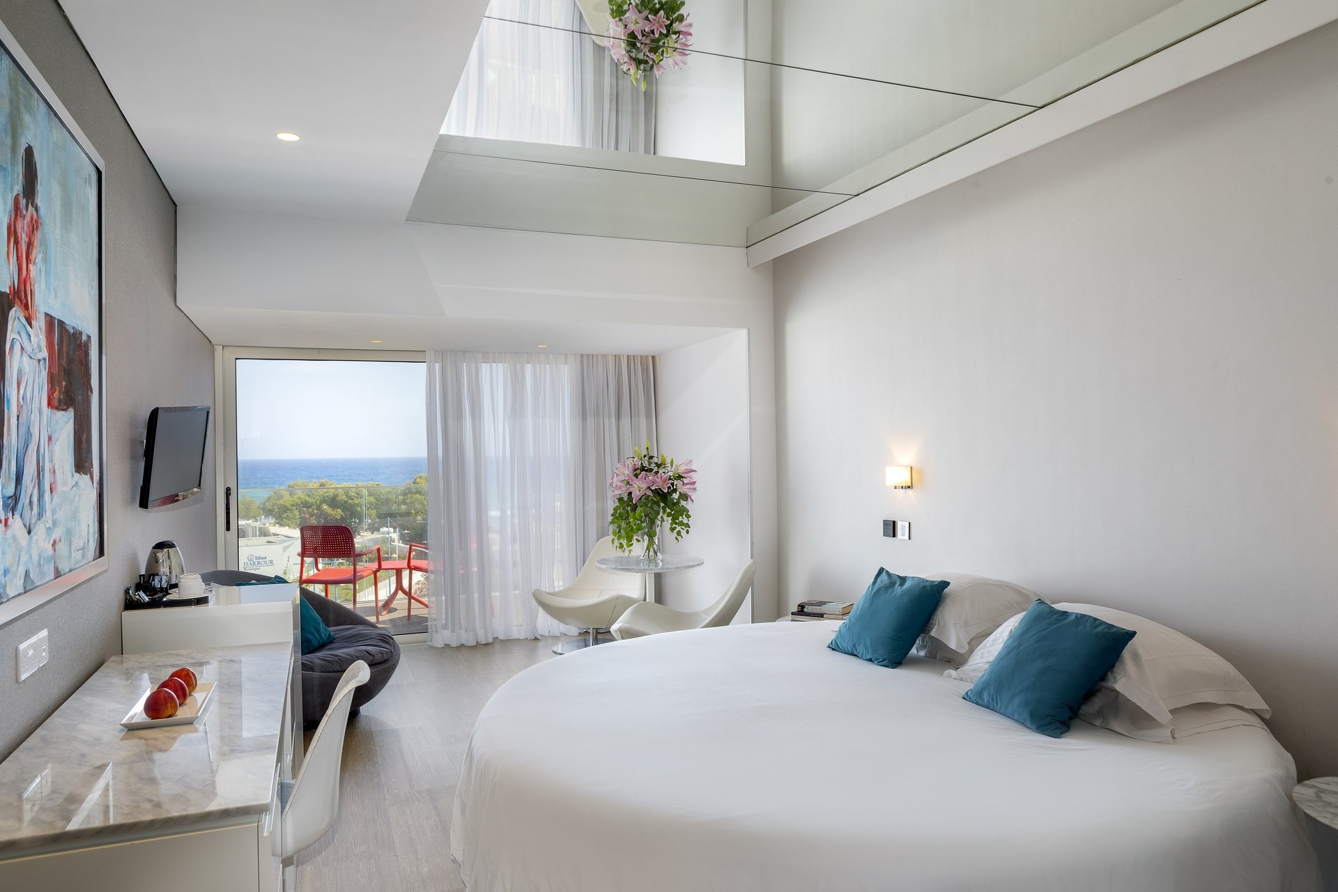 Faros Hotel-Couple's suite pogled more.jpg
