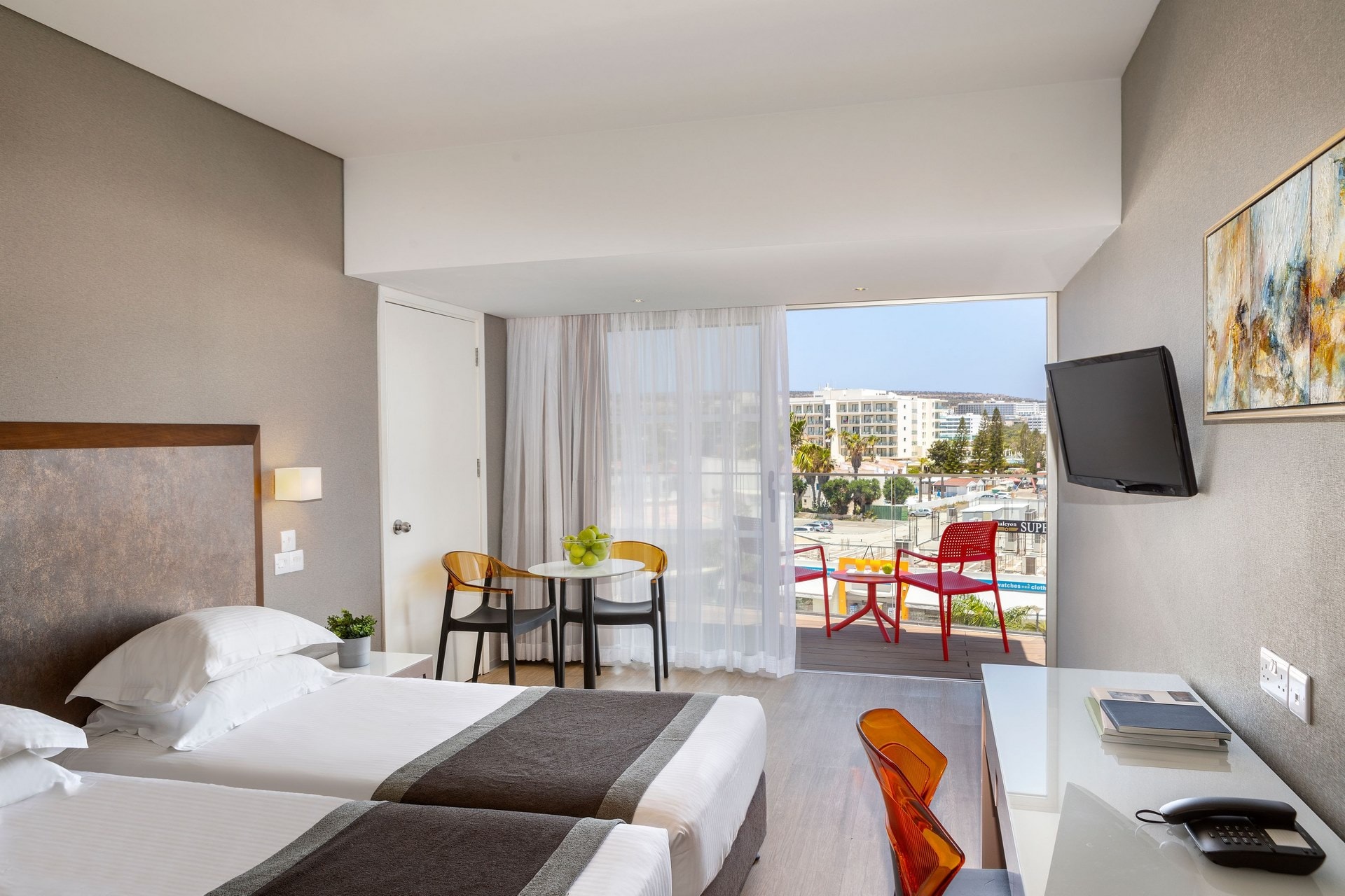 Hotel Faros-Standardna soba unutrasnji pogled.jpg