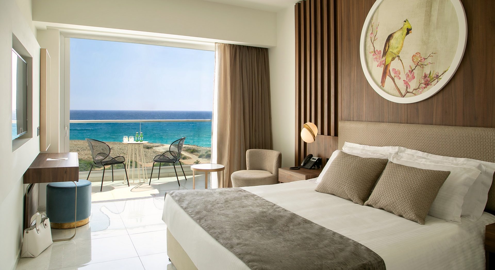 Nissiblu Beach Resort Ayia Napa-Deluxe soba pogled more.jpg