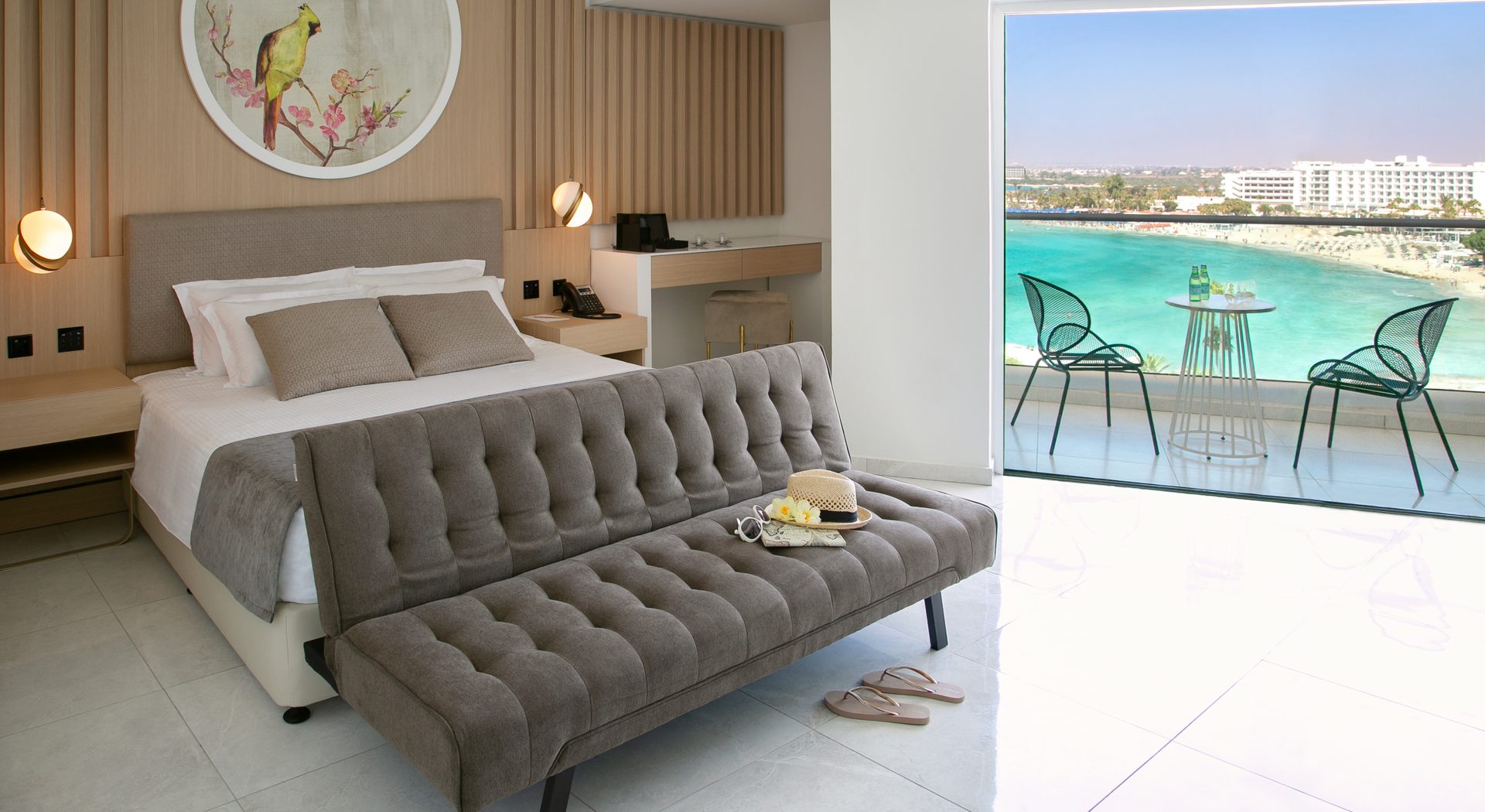 Nissiblu Beach Resort Ayia Napa-Junior suite pogled more.jpg