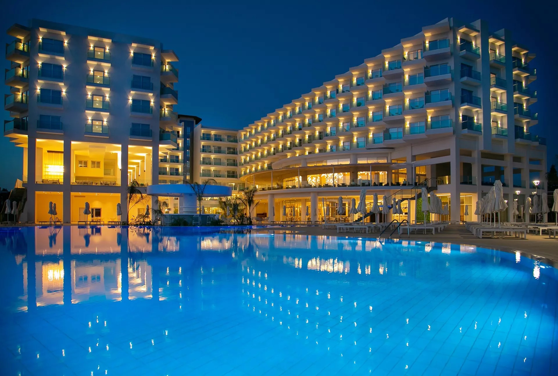 Nissiblu Beach Resort Ayia Napa-Nocni izgled.jpg