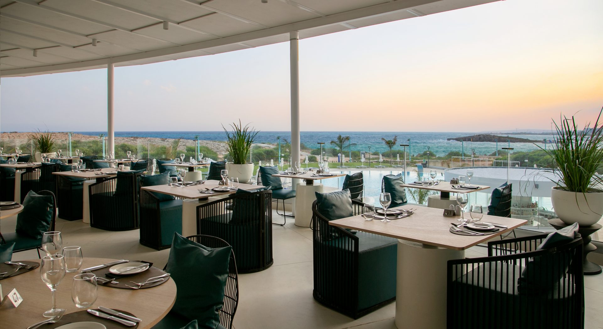 Nissiblu Beach Resort Ayia Napa-Terasa restorana.jpg