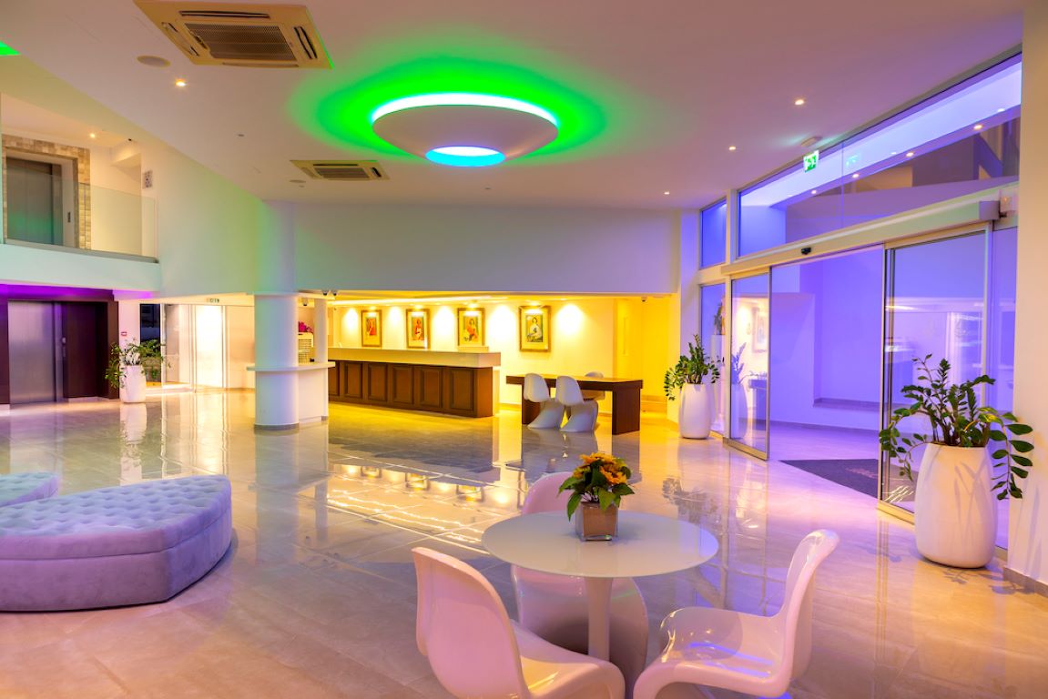 Limanaki Beach-Recepcija.jpg