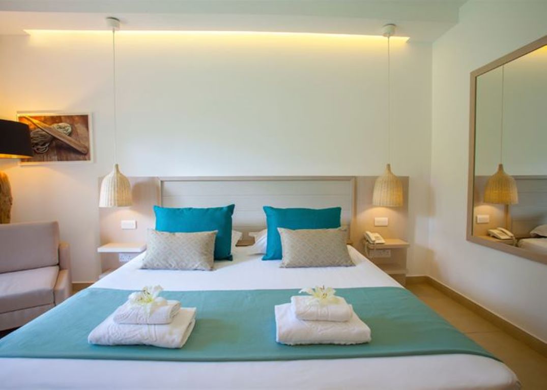 Hotel Atlantica Aeneas Resort-Standardna swim up soba.jpg