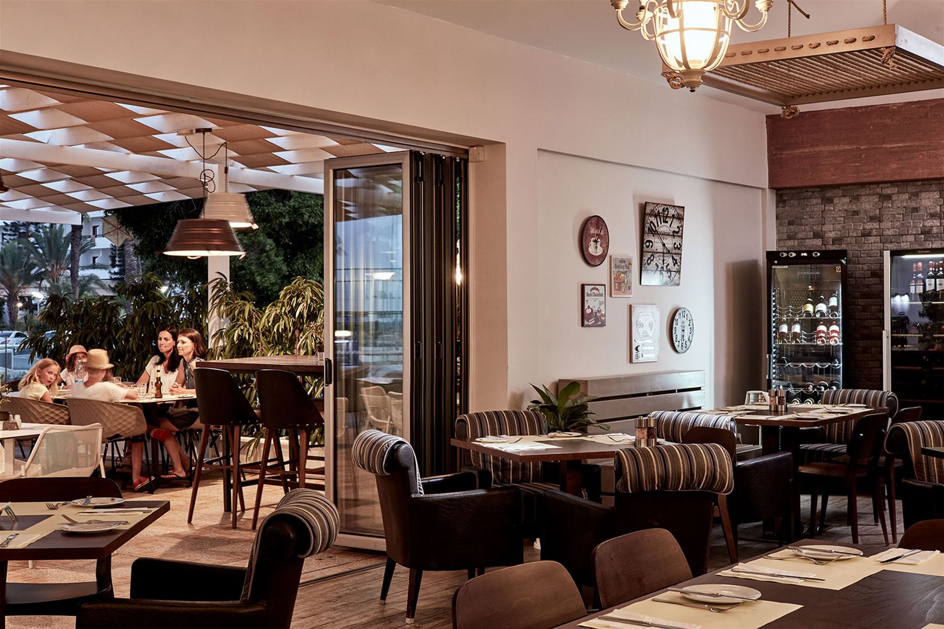 Hotel Atlantica Aeneas Resort-Taverna.jpg