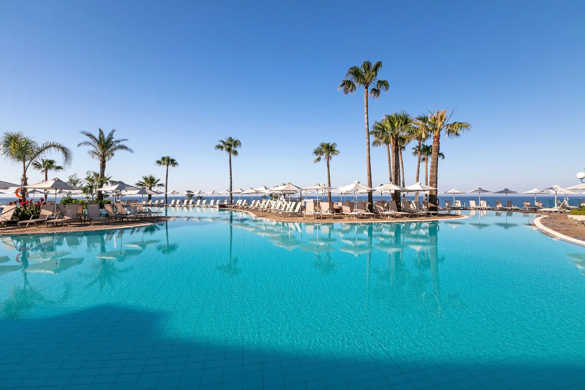 Atlantica Sungarden Beach Hotel-Spoljasnji bazen.jpg