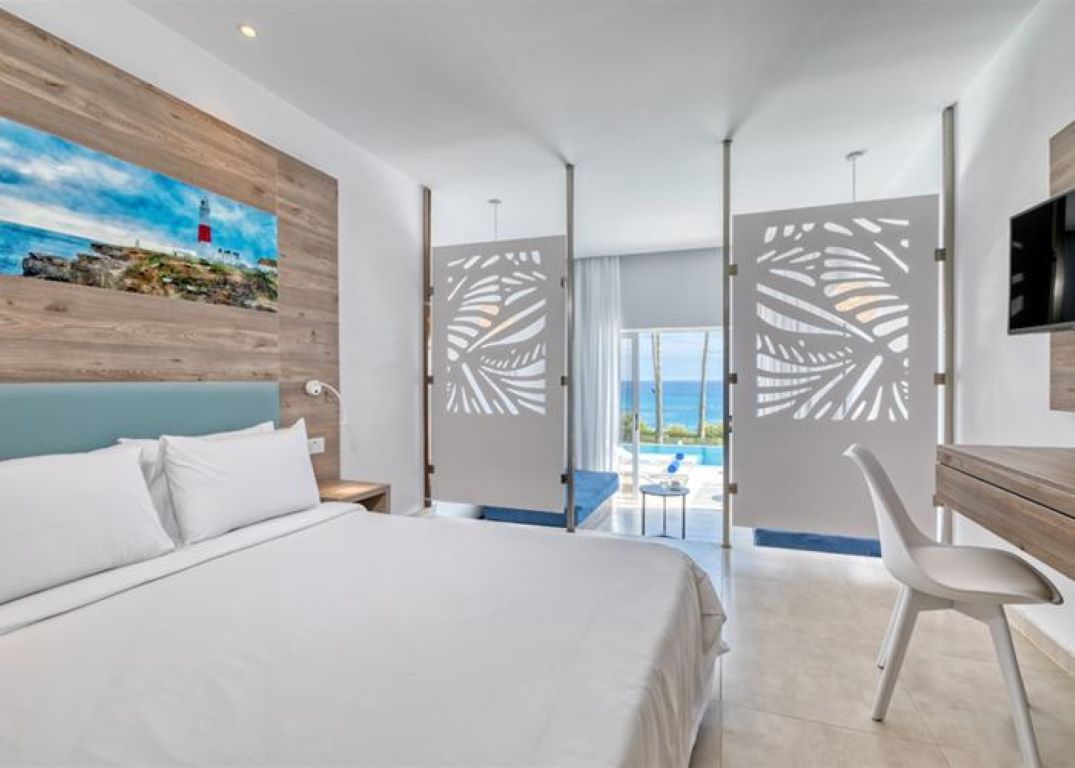 Atlantica Sungarden Beach Hotel-Superior swim up soba.jpg