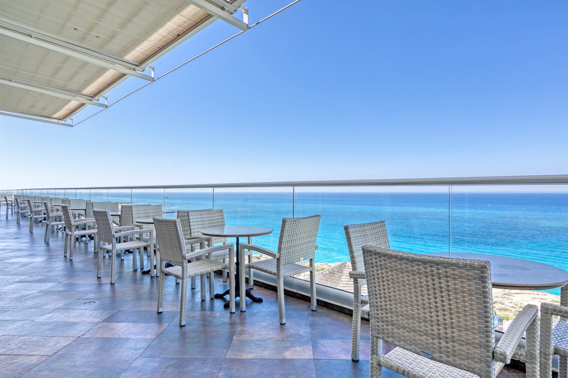 Atlantica Sungarden Beach Hotel-Terasa restorana.jpg