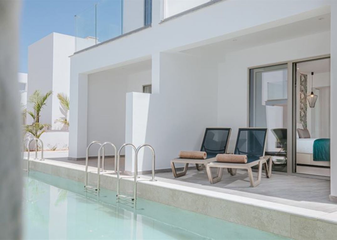 Atlantica Sungarden Park Hotel-Porodicni jednosobni swim up suite.jpg