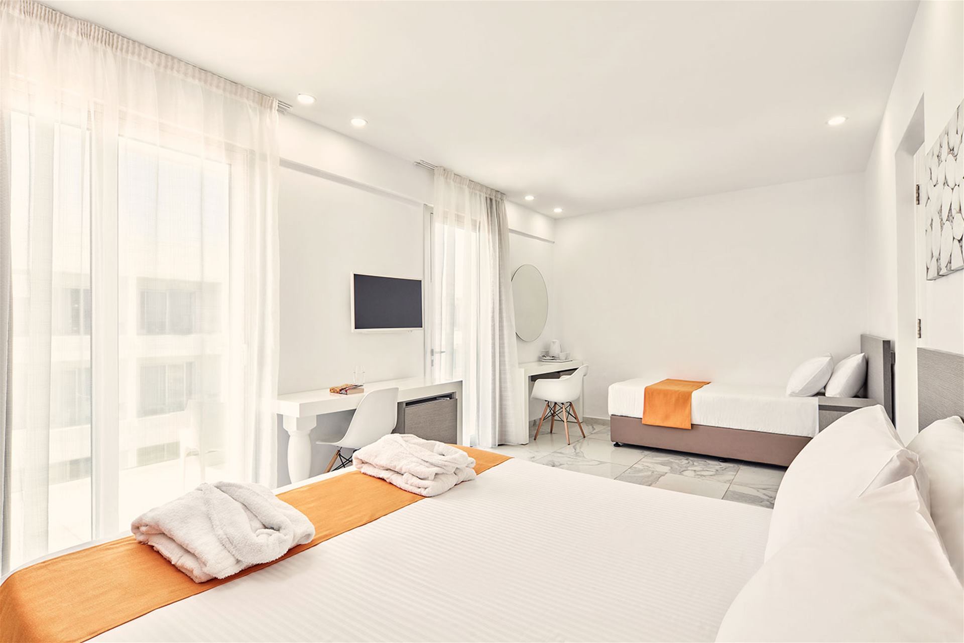 Hotel Atlantica Sancta Napa-Superior soba delimican pogled more ili kopno.jpg