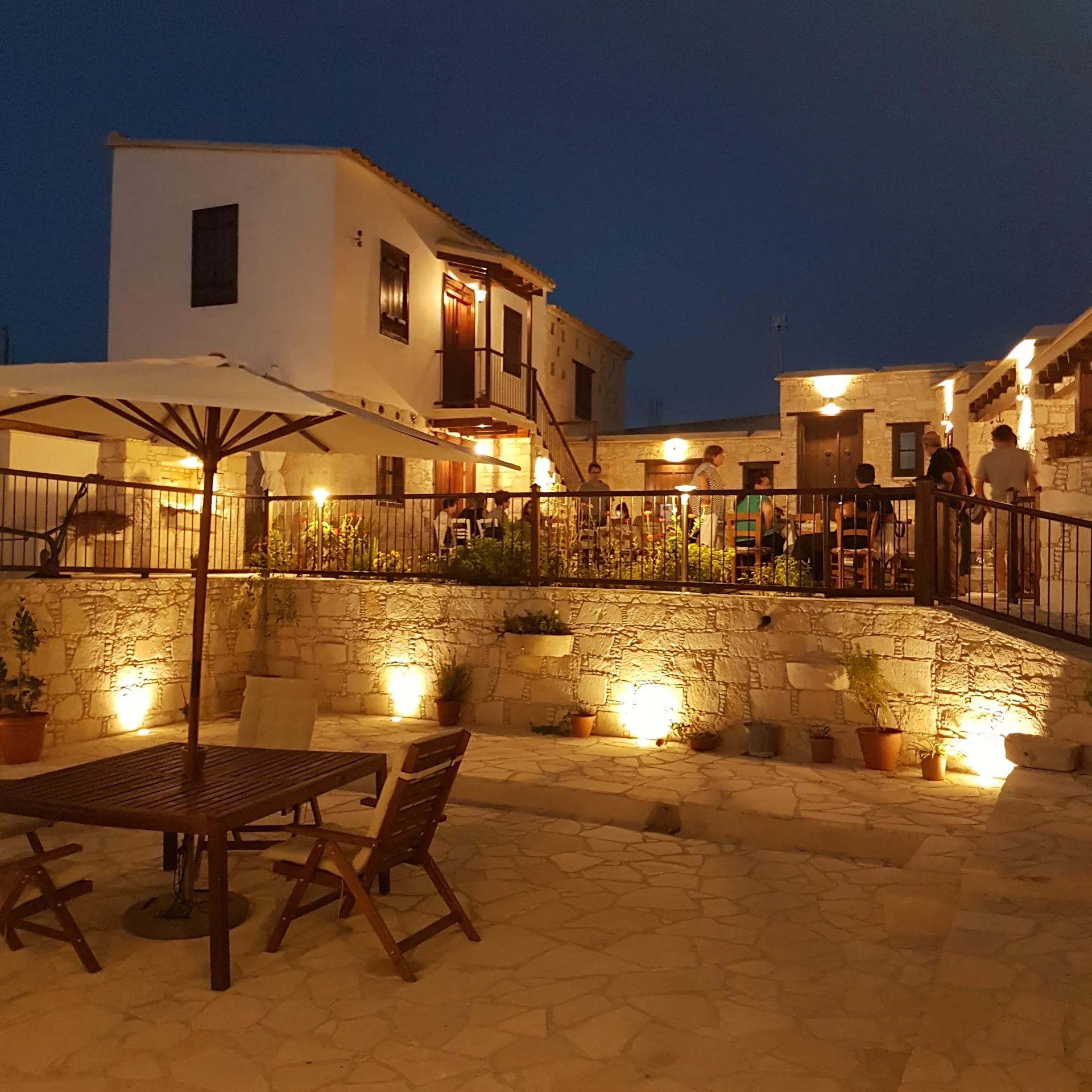 Olympia Traditional Houses-Nocni izgled.jpg