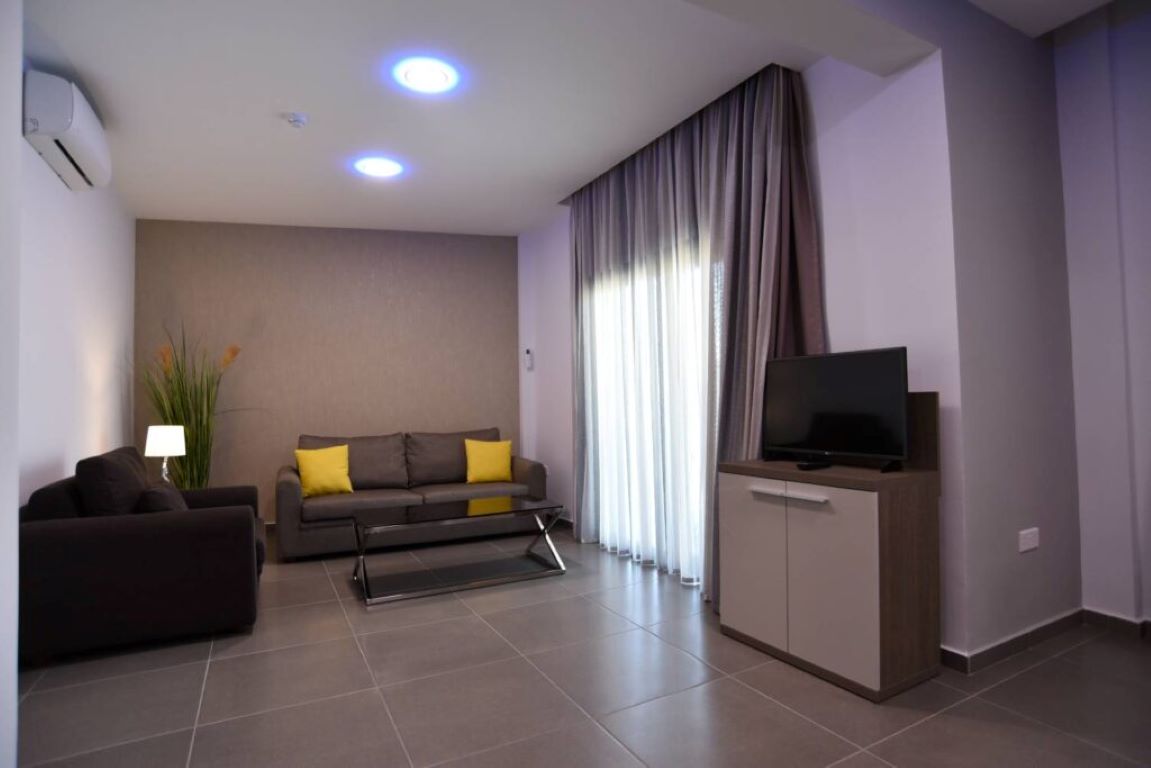 Hotel Rise-Senior suite.jpg