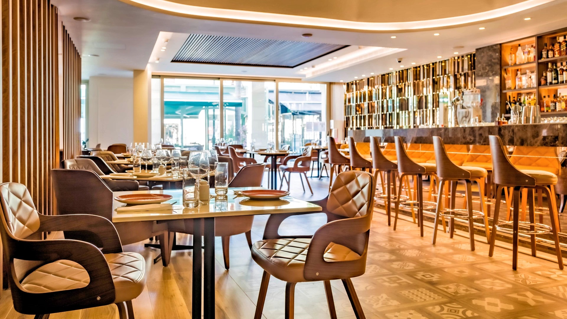 Leonardo Boutique Hotel Larnaca-Bistro bar.jpg
