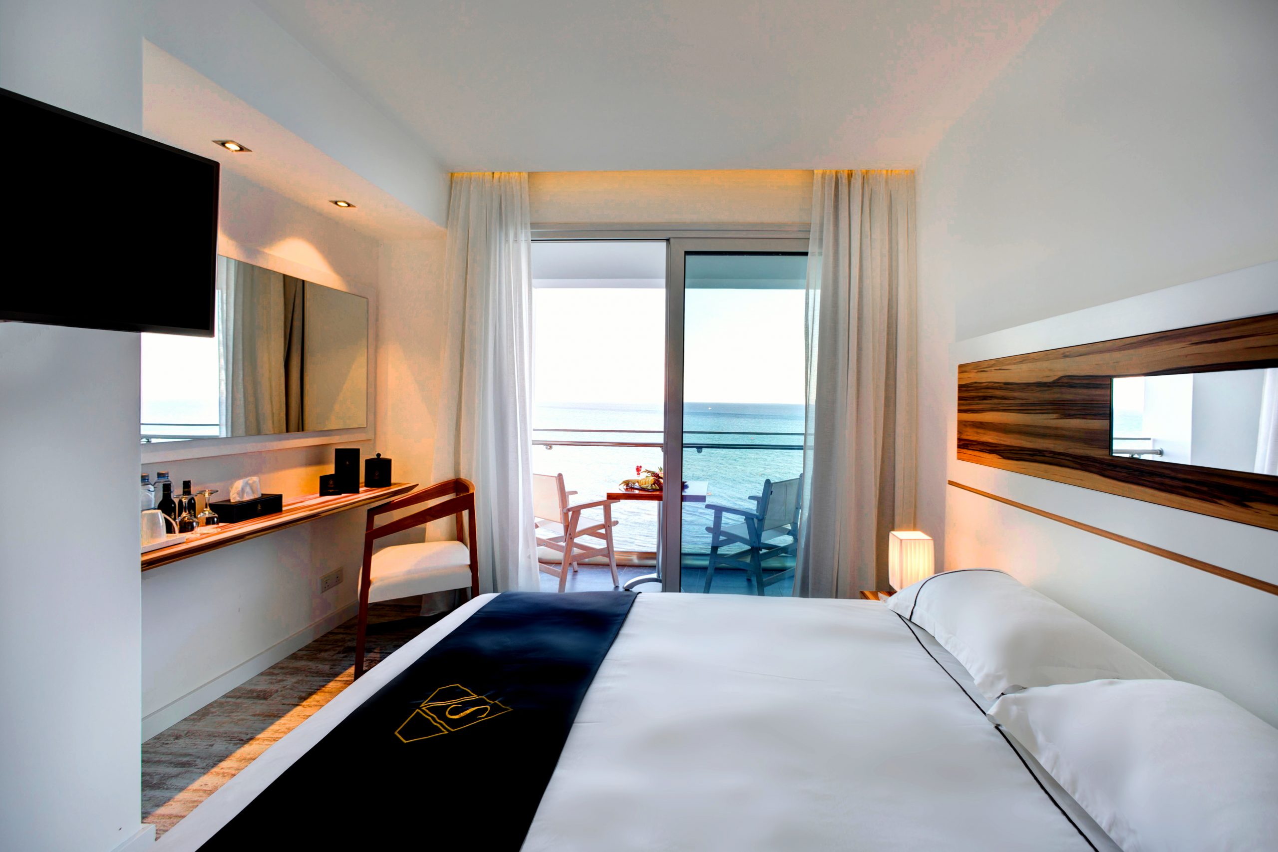 The Ciao Stelio Deluxe Hotel Larnaca-Klasik soba pogled more.jpg