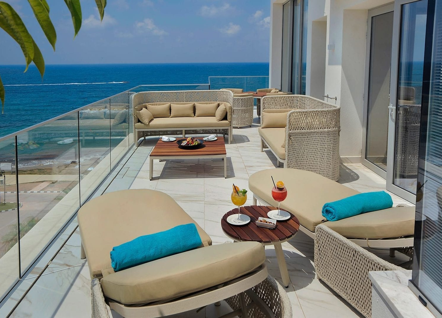 Amavi Hotel-Executive suite pogled more.jpg