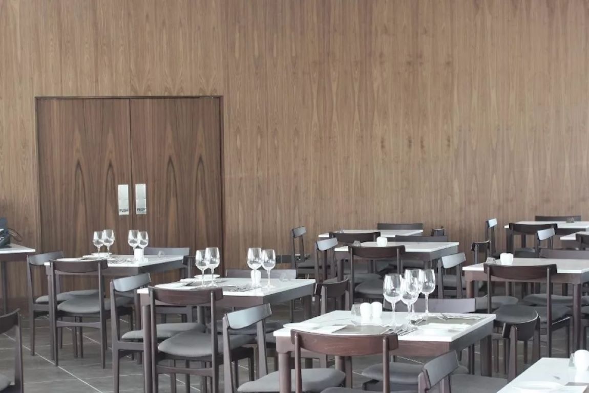 Amphora Hotel & Suites-Restoran.jpg