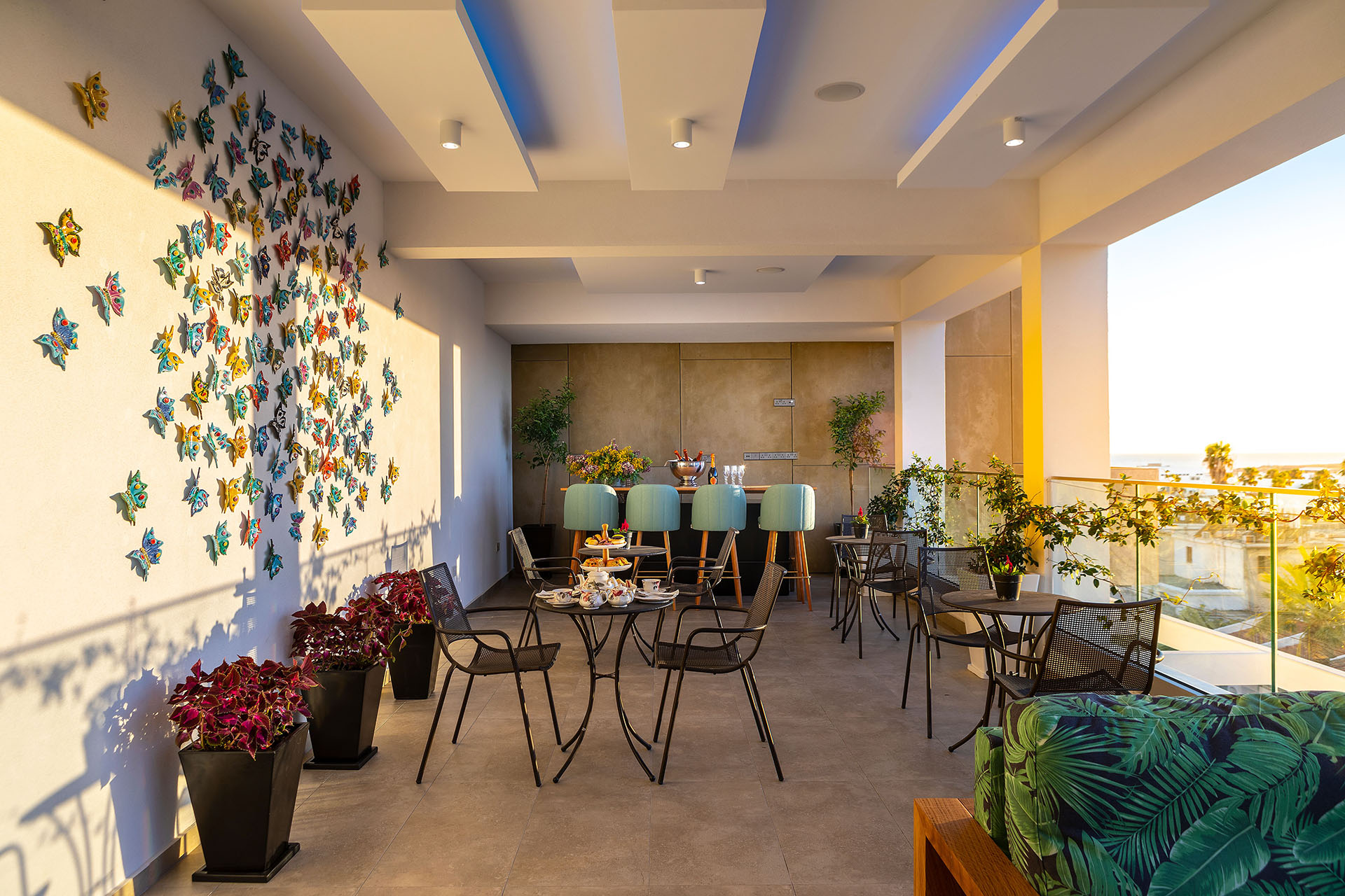 Anemi Hotel & Suites-Bar.jpeg