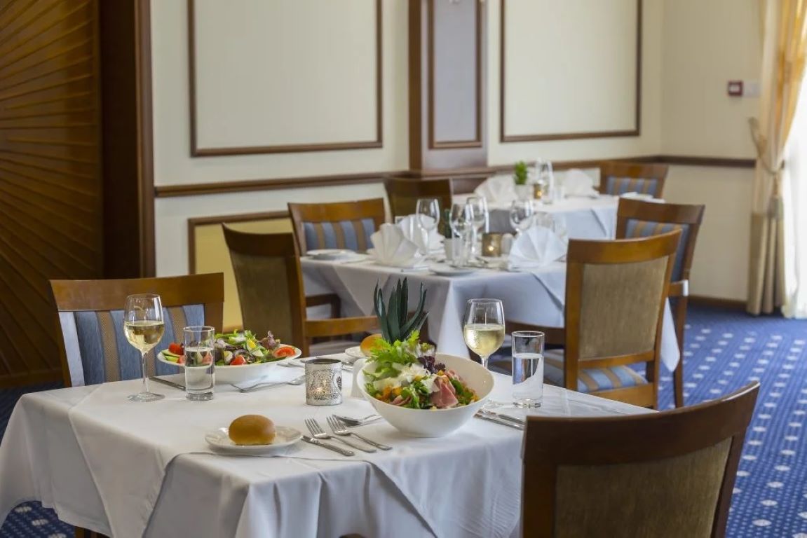Aquamare Beach Hotel & Spa-Restoran.jpg
