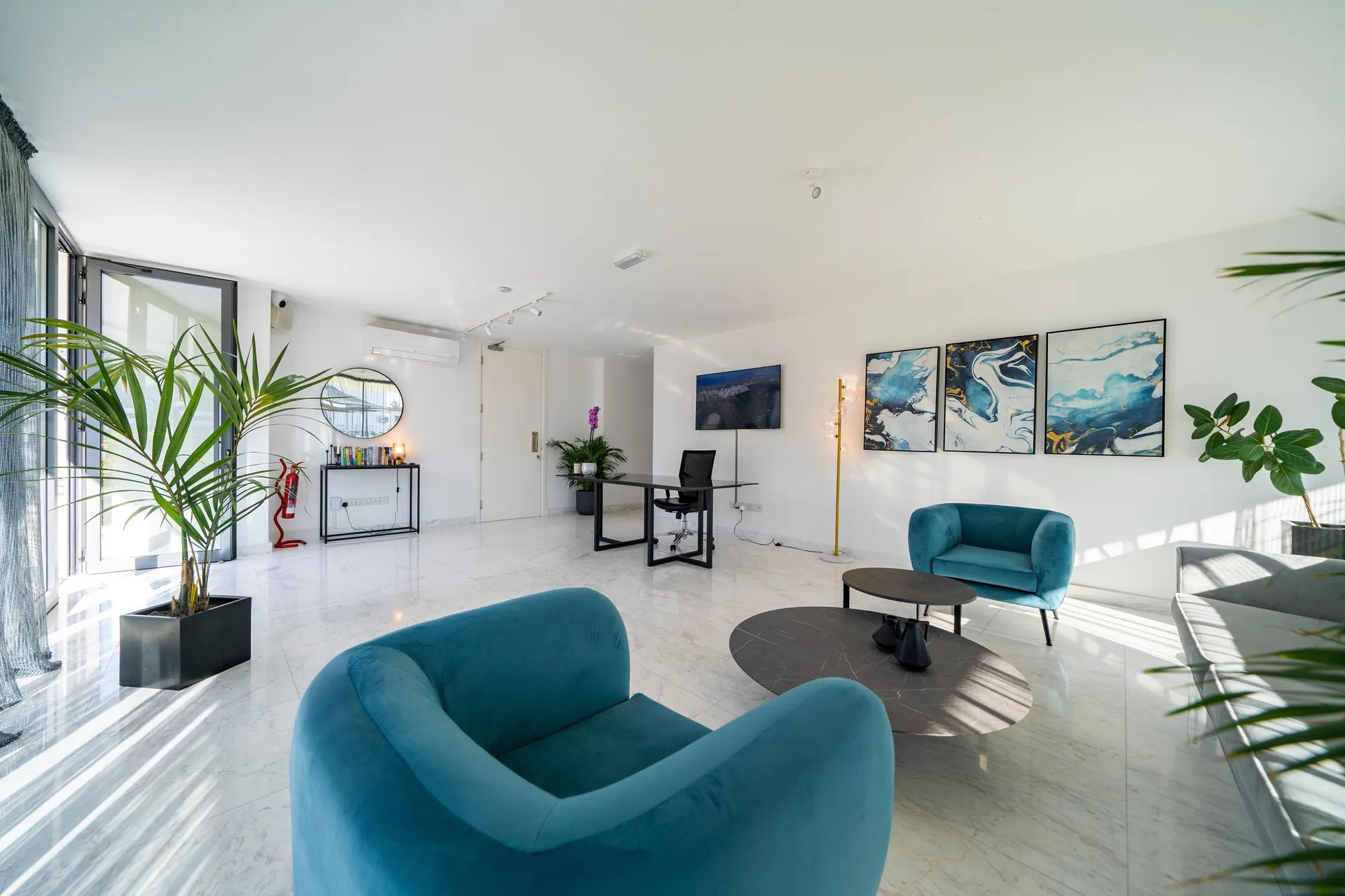 The Palmiers Hotel-Recepcija.jpg