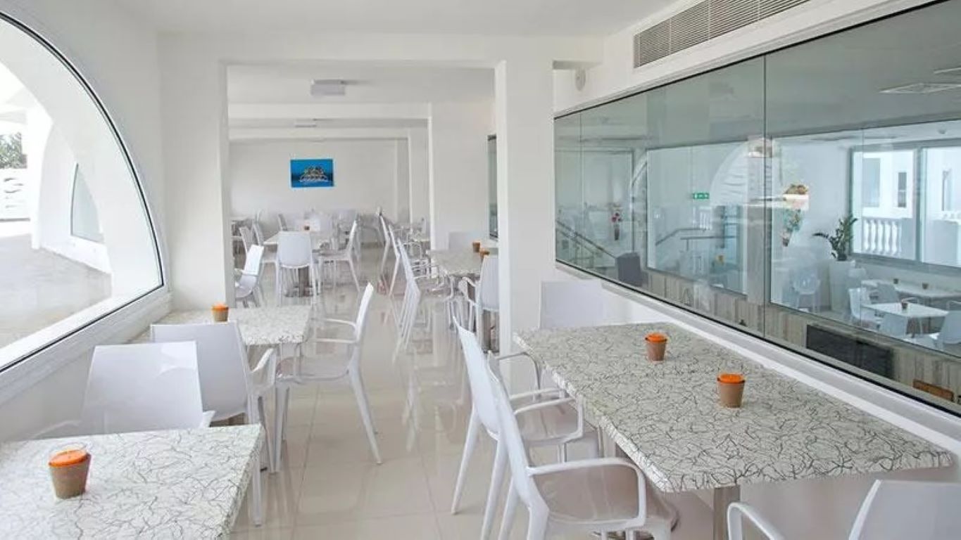 Princessa Vera Hotel Apartments-Terasa bara.jpg