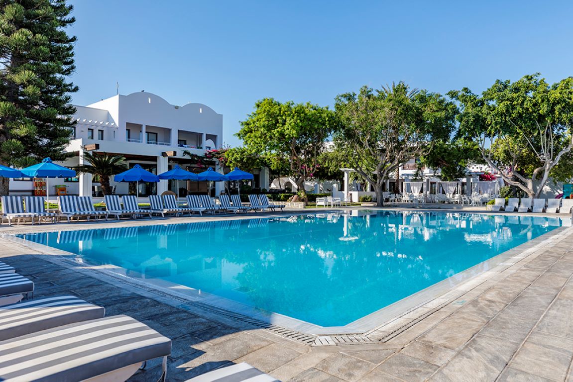 Aliathon Aegean Paphos-Bazen.jpg