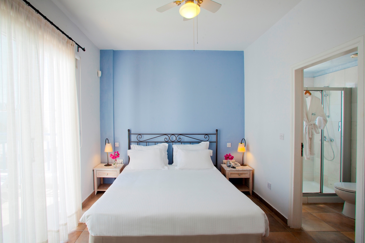 Aliathon Aegean Paphos Hotel-Superior dvosoban apartman.jpg