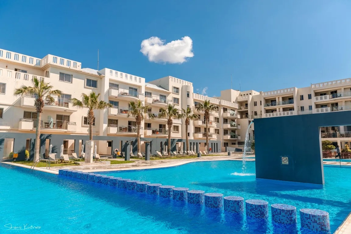 Blue Lagoon Kosher Hotel-Bazen.jpg