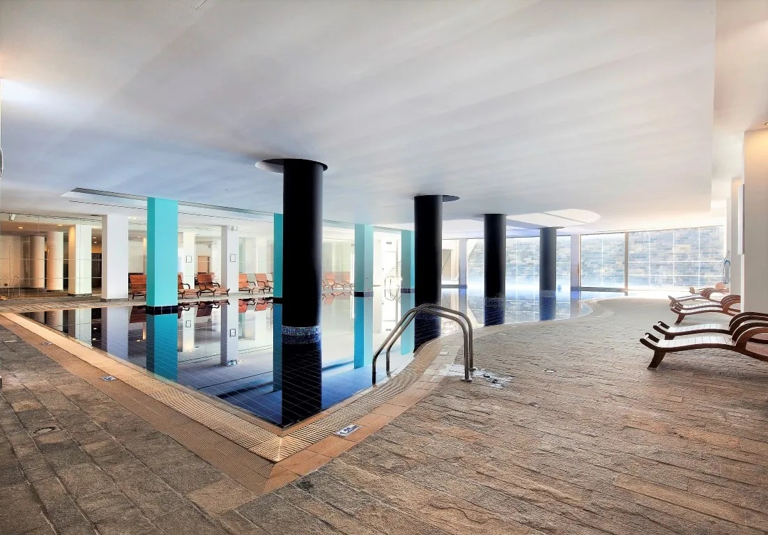 Blue Lagoon Kosher Hotel-Unutrasnji bazen.jpg