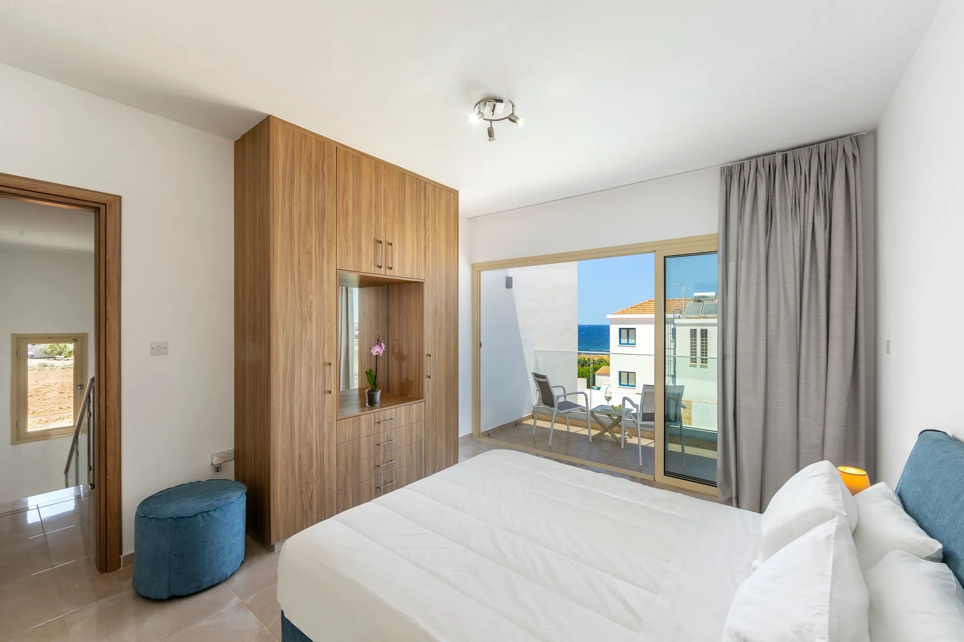 Diana Seaside Villas-Cetvorosobna vila druga spavaca soba.jpg