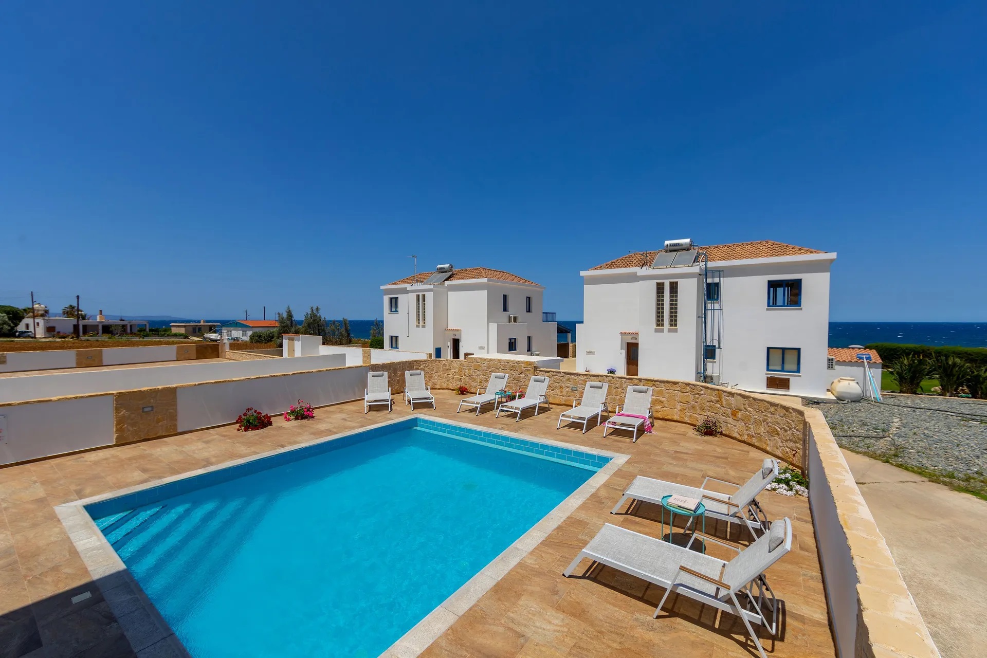 Diana Seaside Villas-Cetvorosobna vila spoljasnji bazen.jpg