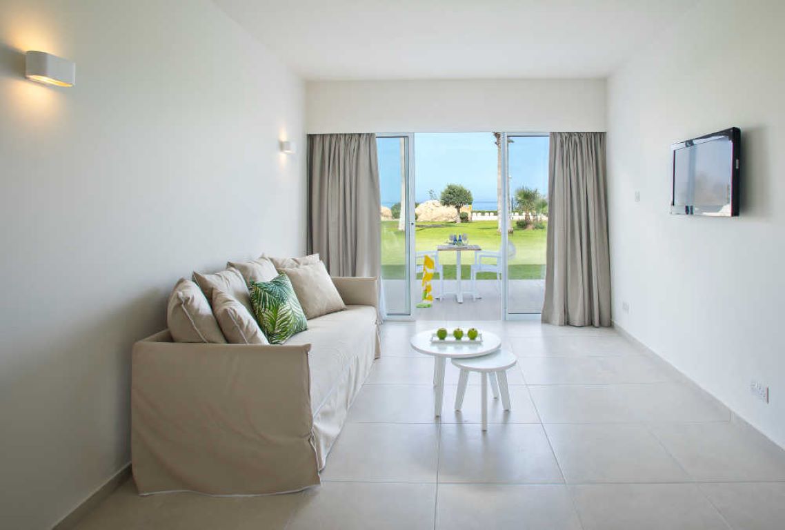 Leonardo Laura Beach & Splash Resort-Executive swim up suite.jpg