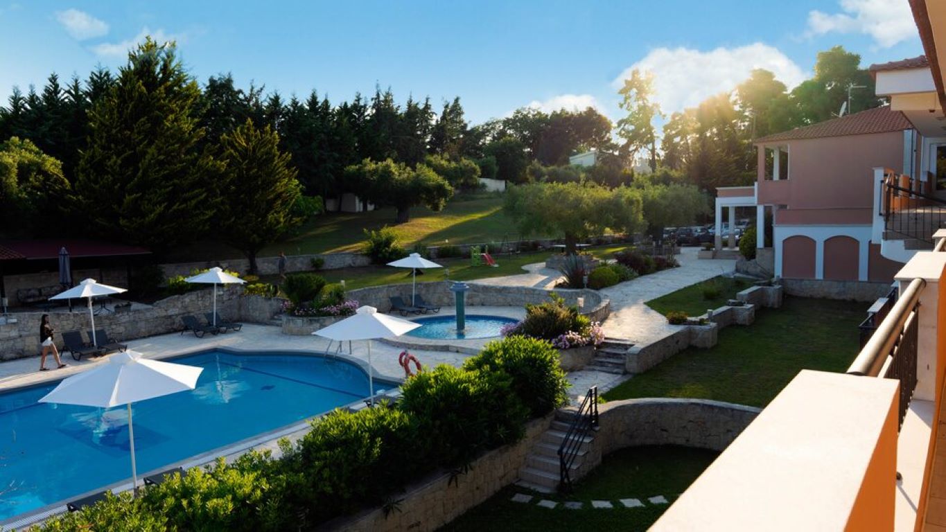 Hotel Paradise-Bazen.jpg