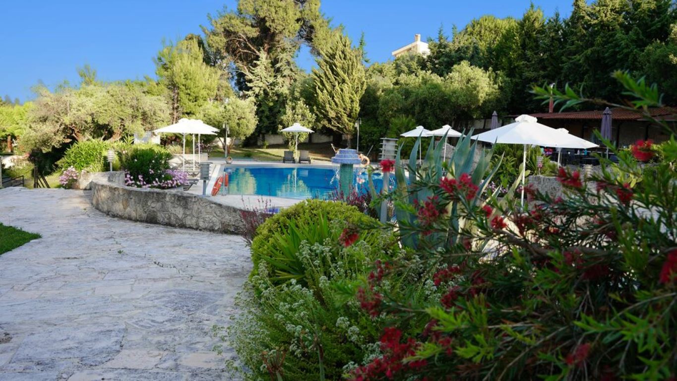 Paradise Hotel-Basta hotela.jpg