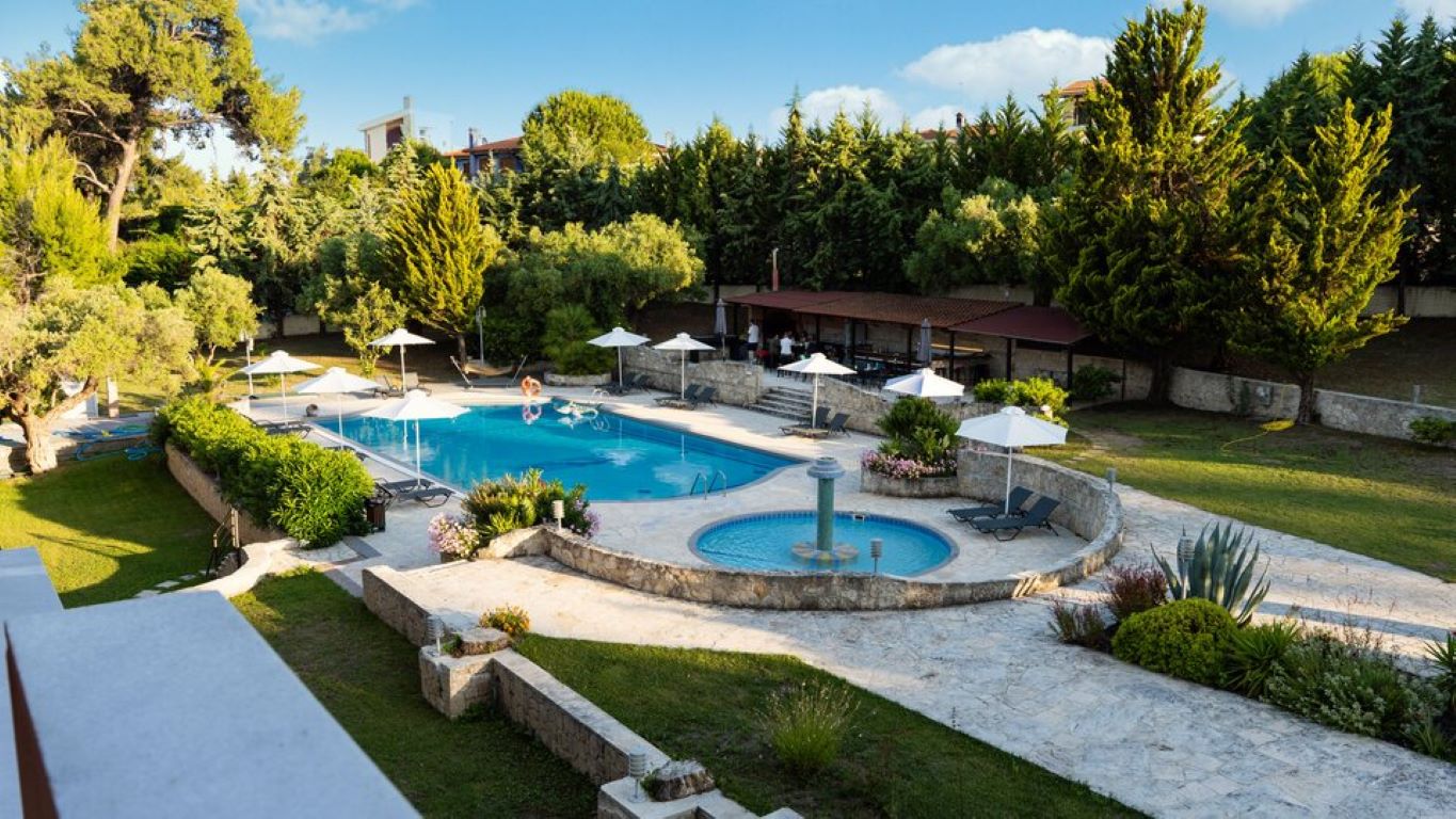 Paradise Hotel-Bazeni.jpg