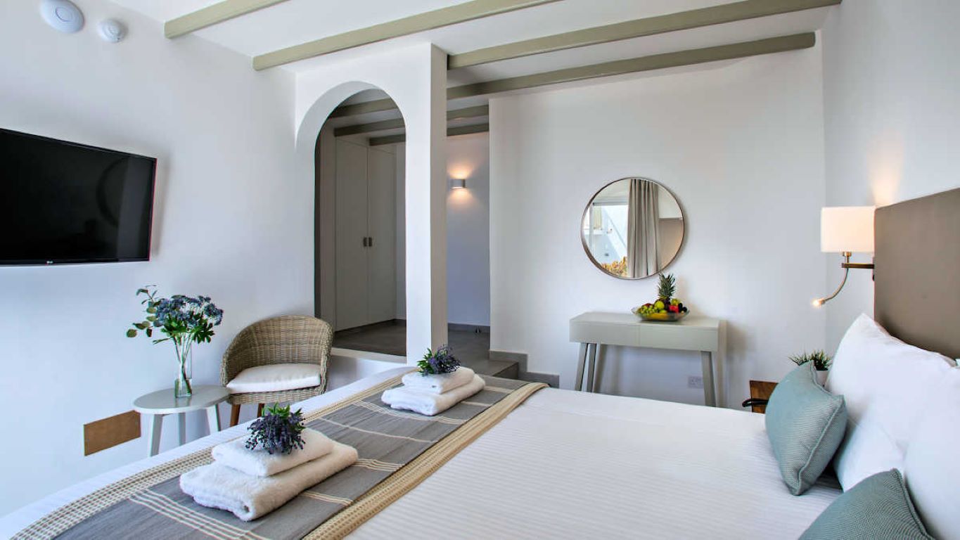 Leonardo Plaza Cypria Maris Beach Hotel & Spa-Bungalow pogled basta.jpg