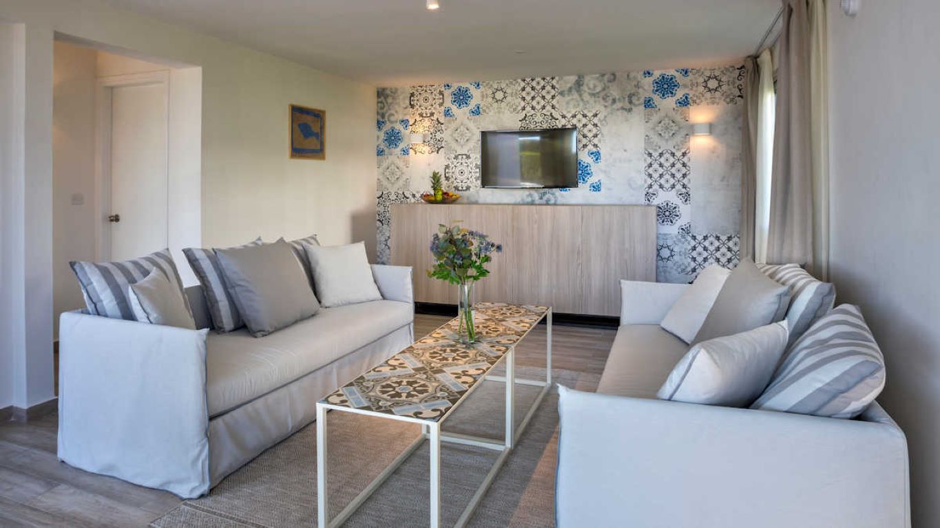 Leonardo Plaza Cypria Maris Beach Hotel & Spa-Garden suite privatni bazen.jpg