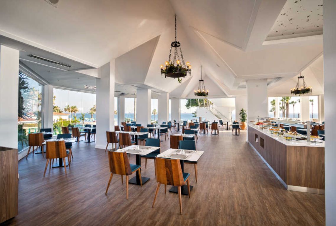 Leonardo Plaza Cypria Maris Beach Hotel & Spa-Glavni restoran.jpg
