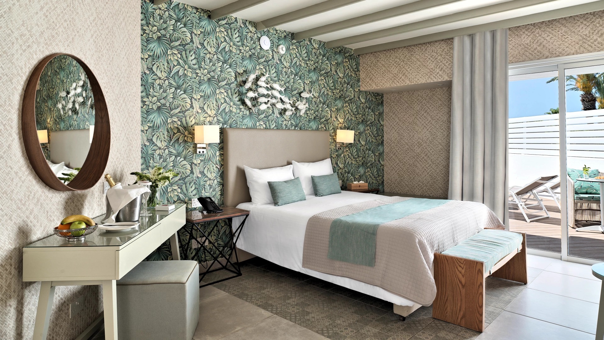 Leonardo Plaza Cypria Maris Beach Hotel & Spa-Infinity junior suite privatni bazen.jpg