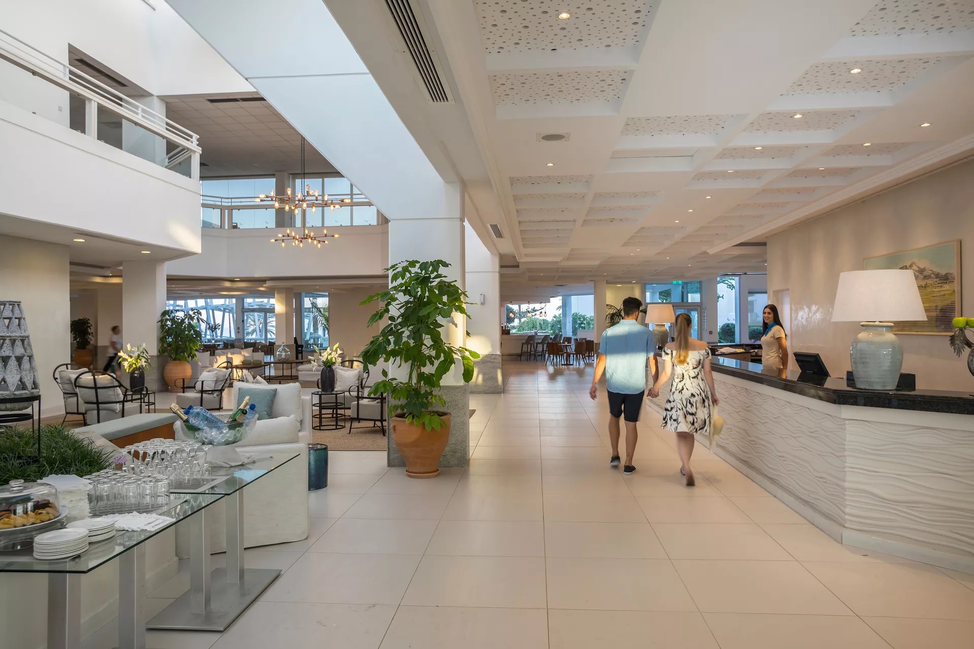 Leonardo Plaza Cypria Maris Beach Hotel & Spa-Recepcija.jpg