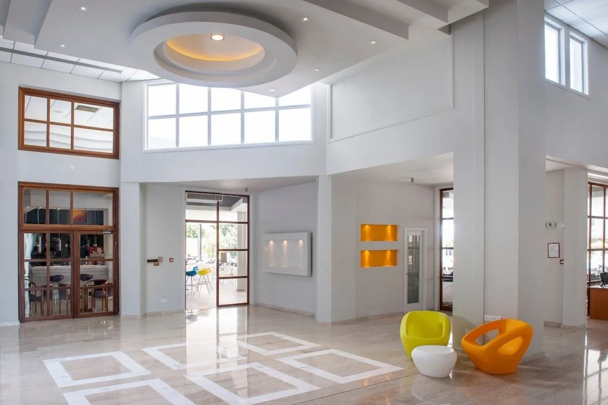Mayfair Gardens Hotel-Ulaz u hotel.jpg