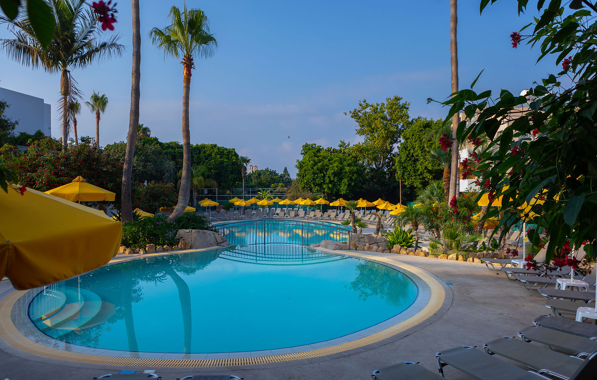 Mayfair Hotel-Bazen.jpg