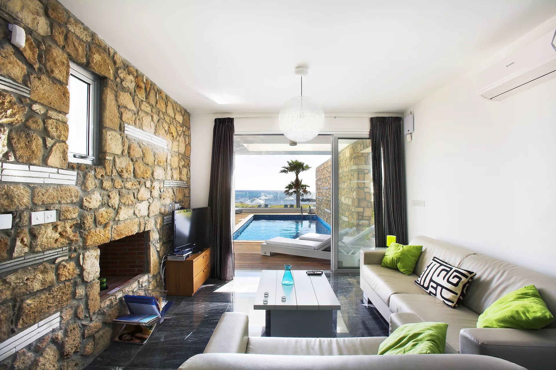 Paradise Cove Luxurious Beach Villas Hotel-Sapphire vila.jpg