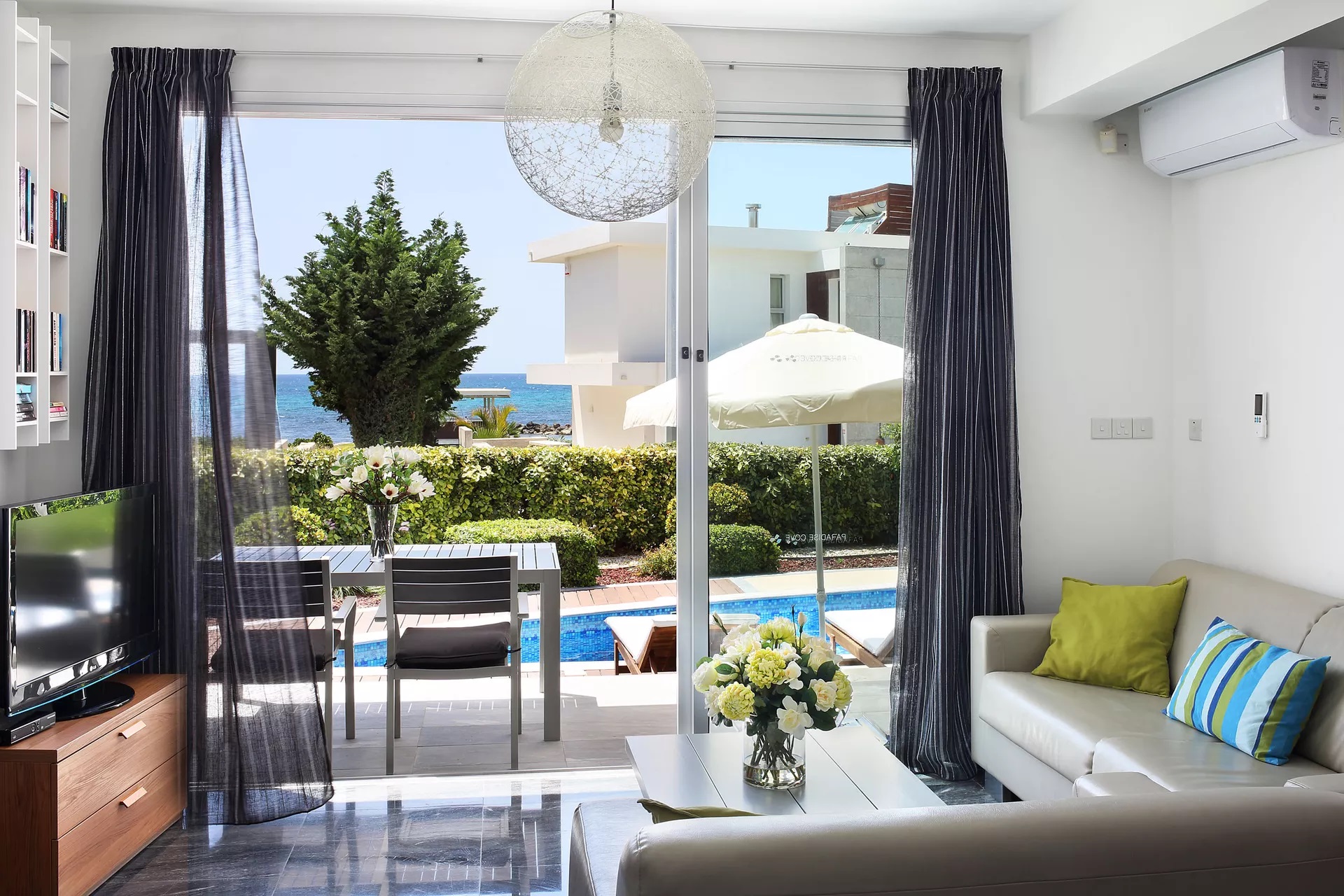 Paradise Cove Luxurious Beach Villas Hotel-Sky vila.jpg