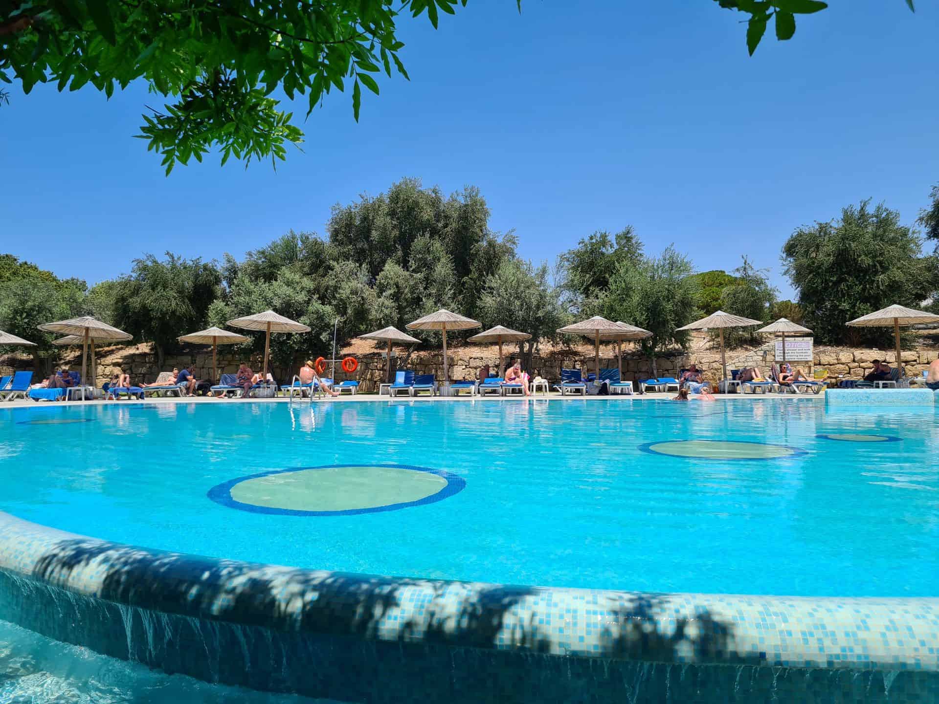 Basilica Holiday Resort-Bazen.jpg