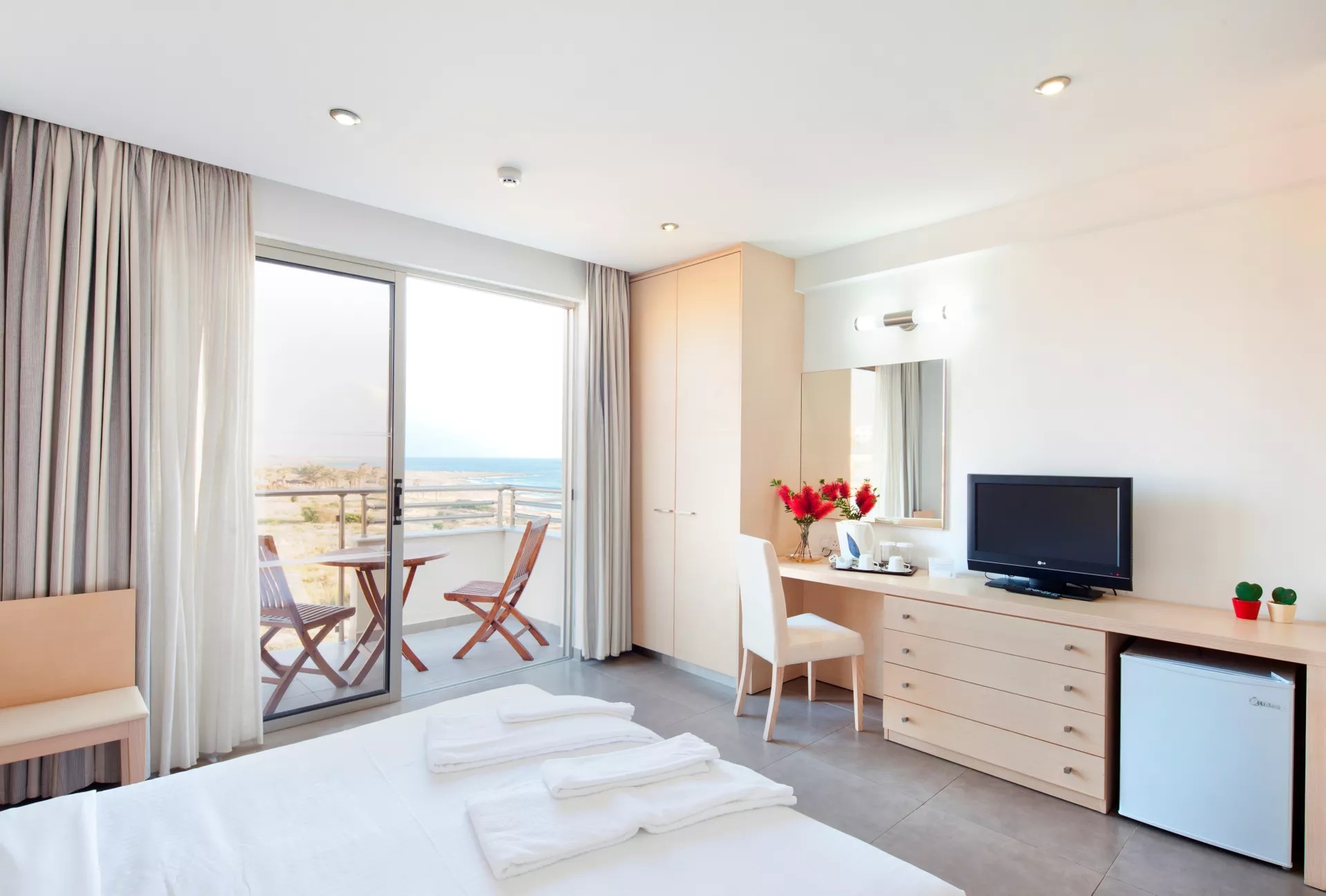 Capital Coast Resort & Spa-Standardna soba.jpg