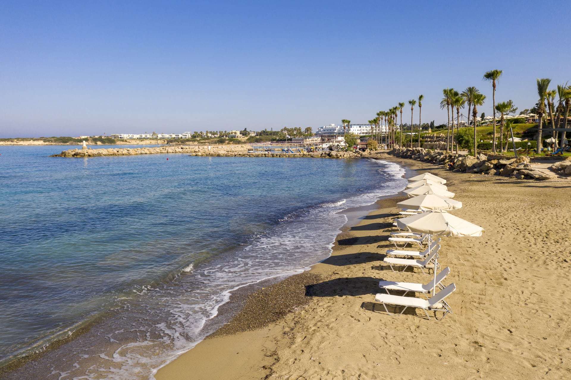 Hotel Coral Beach Hotel & Resort-Plaza.jpg