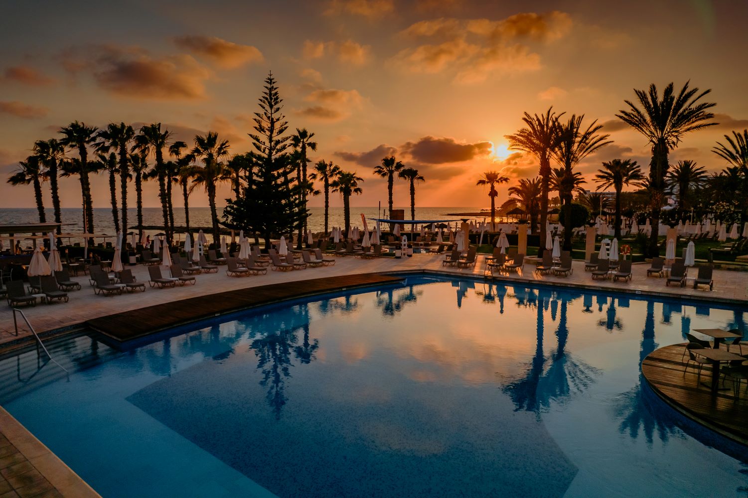 Louis Ledra Beach Hotel-Zalazak sunca.jpg