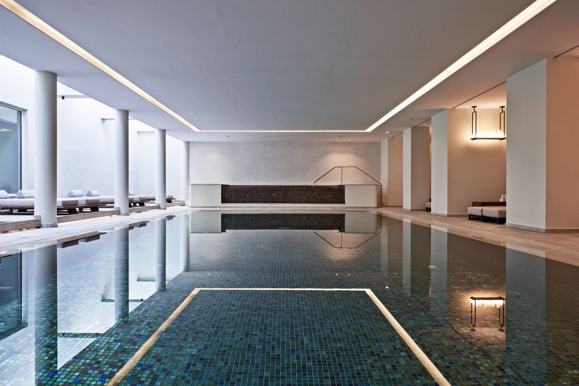 Hotel Atlantica Mare Village Paphos-Zatvoreni bazen.jpg